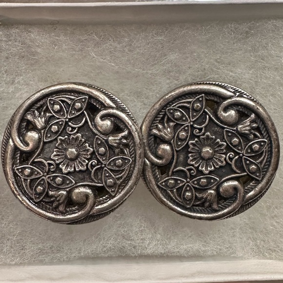 Beautiful silver design 1”/25mm unisex plugs - Picture 3 of 6